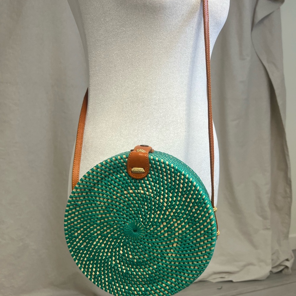 Green Woven Rattan Round Purse Cross-Body Boho Basket Bag Beachy Chic Vacation